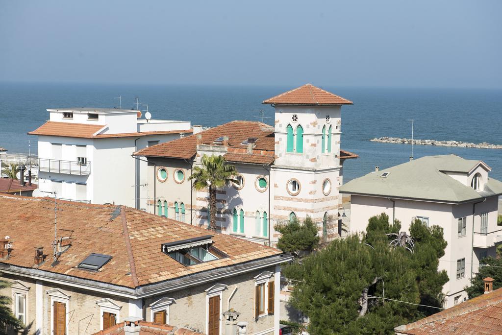 Hotel Gabbiano Porto San Giorgio Exterior photo